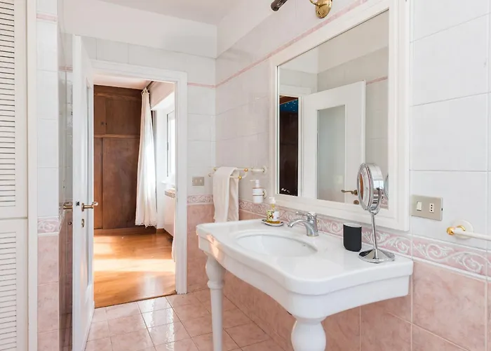 Appartamento Vatican-metro A Panoramic Penthouse With Jacuzzi Roma
